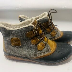 Sorel Out N About Plus Women's 12 Gray Felt Duck Boots Waterproof